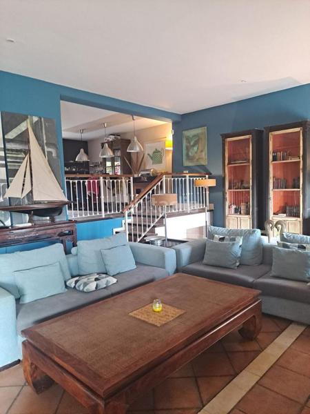 Foto 3d6b3947-bc1d-43a9-a046-07bab88de7a8. Xalet amb calefacció aparcament a La Duquesa Manilva