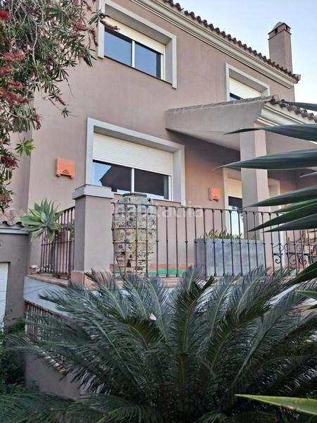 Foto a8baaa7d-8250-4209-b6b5-0eea2942e7b7. Xalet amb calefacció aparcament a La Duquesa Manilva