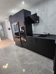 Appartement à Calle santa maría magdalena 63. Piso de planta baja totalmente reformado a estrenar en pleno cen