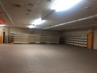 Rent Business premise  Carrer doctor fleming. Alquiler local comercial en riudoms (reus)