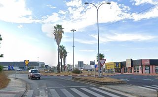 Lloguer Local Comercial a Puebla de Sancho Pérez. Fantástico local comercial con parking