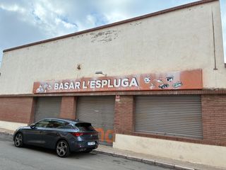 Rent Business premise  Carrer de pau casals. ¡oportunidad única! gran nave esquinera de 580m² con máxima visi