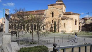 Car parking in Centro. Plaza de garaje junto a la iglesia de san millan