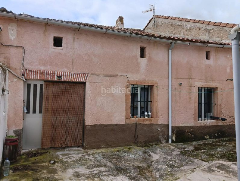 Foto a66752f2-a6eb-4f16-a294-21c34da89452. Masia amb aparcament a Sepúlveda