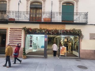 Lloguer Local Comercial a Centro. Alrealty vende local comercial  en ubicación estratégica en sego