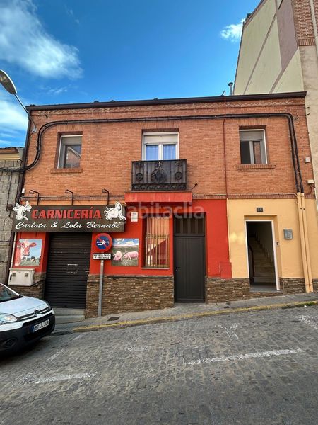 Foto 40e995a2-2bff-47d2-8566-4f52ce0ea122. Edificio in Via Romana Segovia