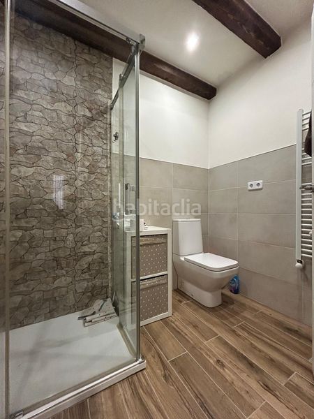 Foto 83d82565-5e19-47f1-a310-6891a1c050fc. Edificio in Via Romana Segovia