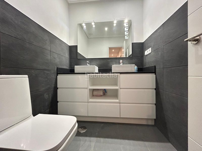Foto a702fbd9-bfae-4f41-8691-a7ae33da3542. Edificio in Via Romana Segovia