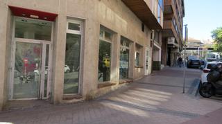 Location Local commercial  Calle santo tomas. Alrealty alquila  amplio local comercial en el casco antiguo de