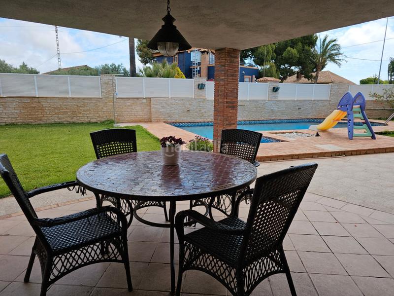 Foto cee29134-c3a9-4d0f-84c7-aef7288c4df1. Chalet en Torreblanca