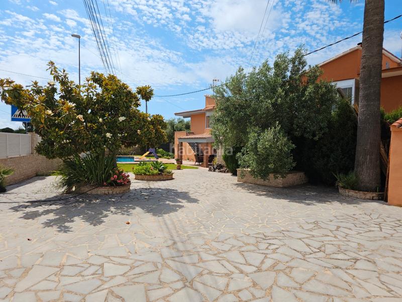 Foto d12385b9-57e6-4e1c-b8da-87adf3ccd221. Chalet en Torreblanca