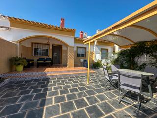 Chalet  Calle río nacimiento. Casa en planta baja con buhardilla torre de la horadada