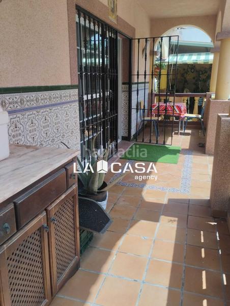 Foto 81f3afbd-23dd-4a92-b030-097a6cb37db6. Chalet impresionante chalet con piscina en parcela de 500m2 en Algeciras