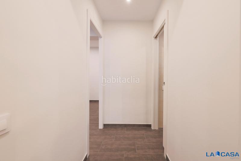 Foto 01fe4857-8614-4355-9280-dd00ac9c0a8f. Piano terra in Sants-Badal Barcelona