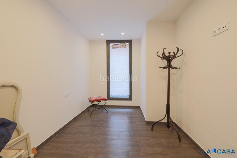 Foto c5cbdfad-789b-4ea8-97b7-c9b9a1946c84. Piano terra in Sants-Badal Barcelona