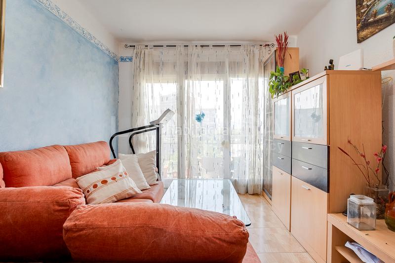 Foto 49f886a6-3238-4d19-89f2-c5437b7d4e13. Pis a El Besòs Sant Adrià de Besòs