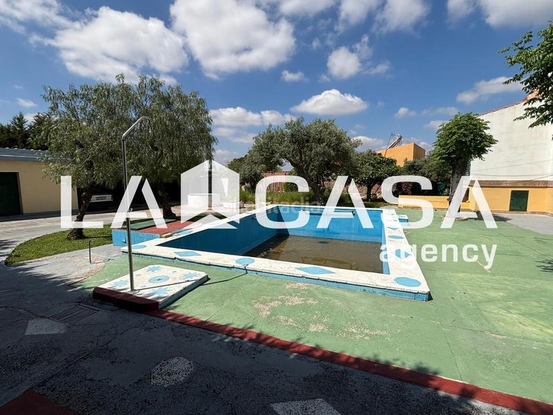 Foto 317b8870-5859-4231-aeee-d95a8dee212e. Xalet amb aparcament a cerros de Montequinto Montequinto