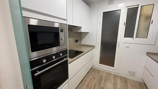 Appartement  Avinguda de madrid. Piso totalmente exterior reformado con patio privado  4 habitaci
