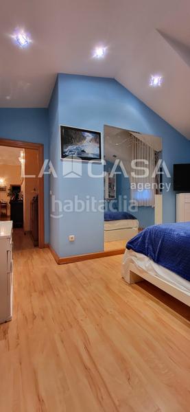 Foto 3e9e2954-89d0-4c38-acbc-d3d6f7d64648. Casa amb calefacció aparcament piscina a El Berrocal Valladolid