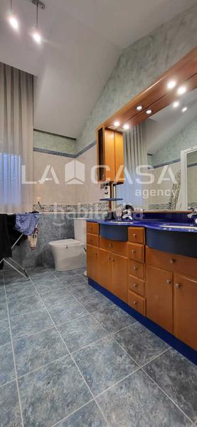 Foto 5579ce47-c006-42c4-89ae-dacb35ecdd95. Casa amb calefacció aparcament piscina a El Berrocal Valladolid