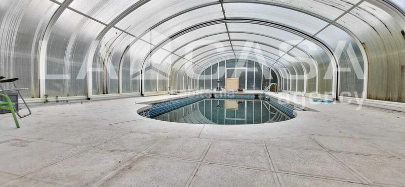 Foto be23cf23-ae3c-44f2-959f-9aba8b62b573. Casa amb calefacció aparcament piscina a El Berrocal Valladolid