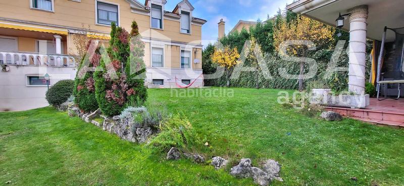Foto c7f26e8b-5cf8-47d8-9178-d58841d010a4. Casa amb calefacció aparcament piscina a El Berrocal Valladolid