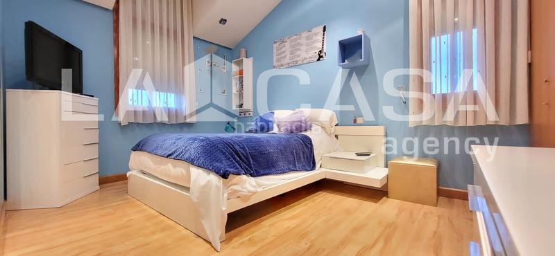 Foto f6c7c604-db0a-4f4a-be63-78f577117287. Casa amb calefacció aparcament piscina a El Berrocal Valladolid