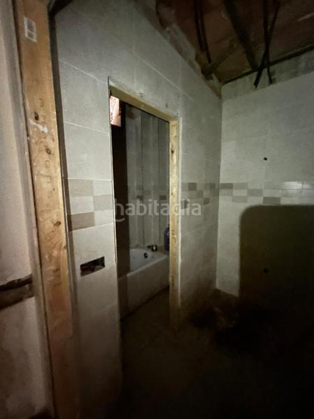 Foto e23f0f1a-e492-4112-8d3b-f4aea2294e3d. Local comercial se vende excelente local para reformar en Barcelona