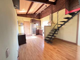 Loft a Sants. Atico con terraza