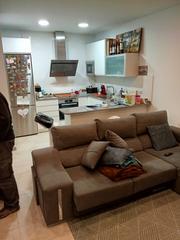 Piano terra  Calle floridablanca de. Planta baja reformada con gran patio en pubilla casas. espacio,