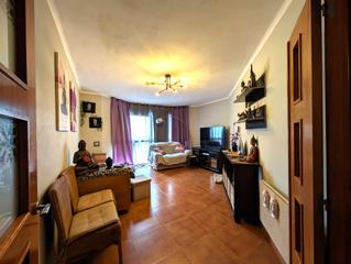 Piso  Carrer de la travessera. Piso en venta en la gavarra