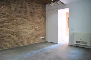 Appartement  Carrer de sant bartomeu. Piso carrer de sant bartomeu, en raval barcelona