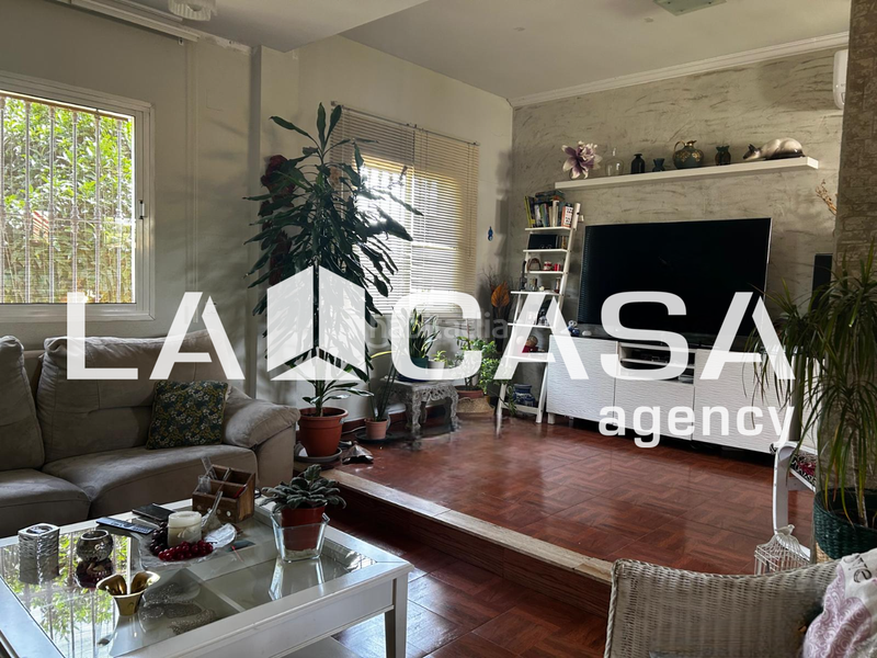 Foto e44ee5fe-8199-4c93-9cab-7455eb5d64c9. Chalet con piscina in Oromana Alcalá de Guadaira