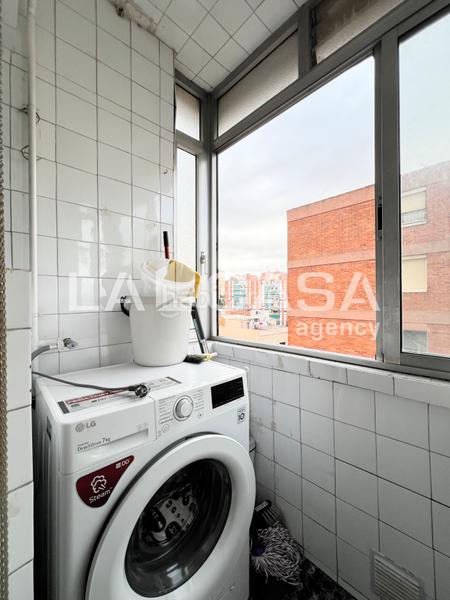 Foto 166b7620-c22a-45ee-a5c7-c1d17d998e13. Piso  carrer del doctor trueta, santa coloma de gramenet en Badalona