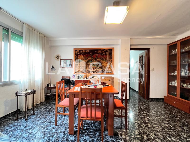 Foto 4cd9ae17-31ab-4560-96ee-ace317354d7d. Piso  carrer del doctor trueta, santa coloma de gramenet en Badalona