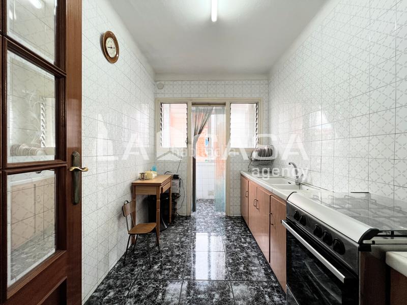 Foto 7b32e2b7-91cb-4807-bf54-471b0b3e69fb. Piso  carrer del doctor trueta, santa coloma de gramenet en Badalona
