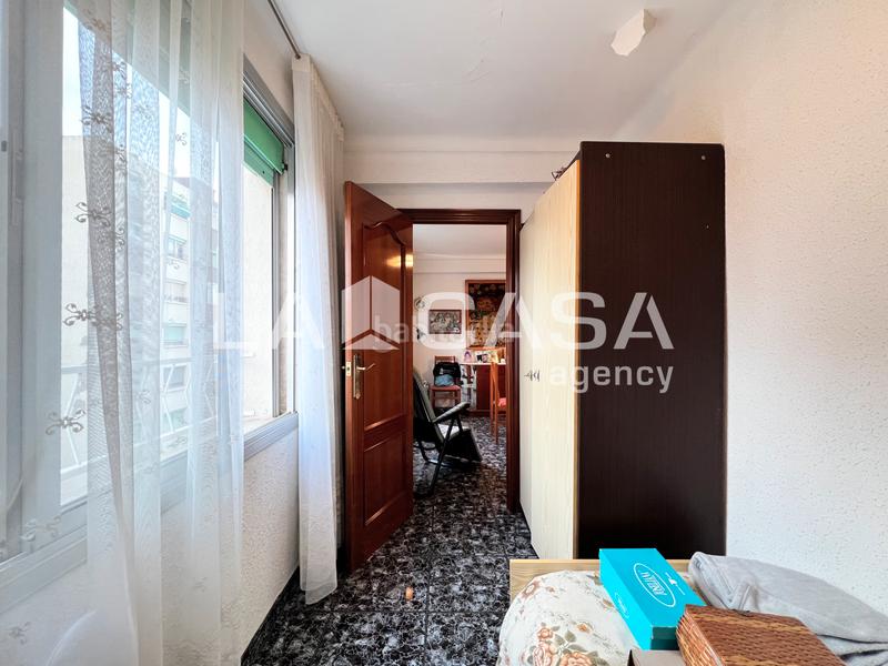 Foto 9a06220f-58bc-4530-867f-8a96f1c48d50. Piso  carrer del doctor trueta, santa coloma de gramenet en Badalona