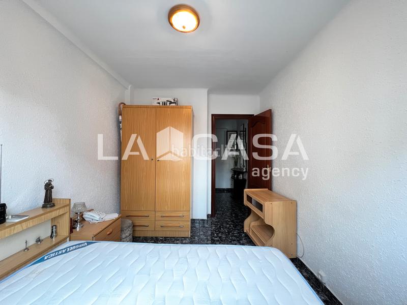 Foto cf5b39f0-f672-49c5-9f5e-9815b4e01faa. Piso  carrer del doctor trueta, santa coloma de gramenet en Badalona