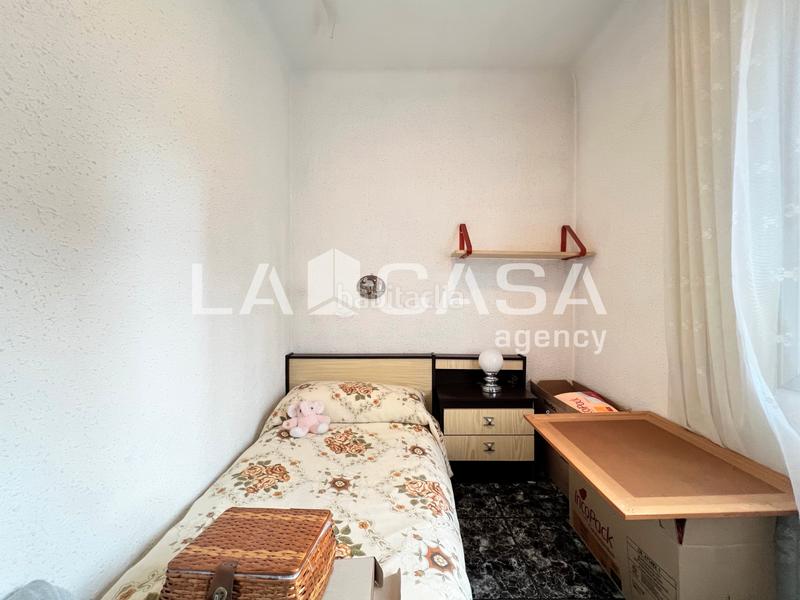Foto d0a2170a-179c-4f9a-9b05-bfec2132daca. Piso  carrer del doctor trueta, santa coloma de gramenet en Badalona
