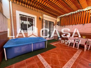 Casa adossada  Calle bastía. Casa adosada en venta en entrenúcleos