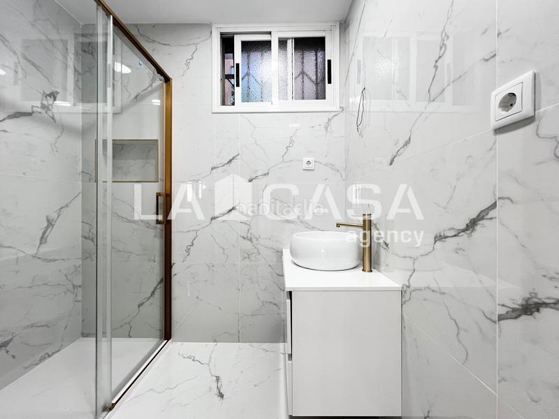 Foto 05676fd3-2343-4b73-80ba-7f7e9cd5a4fd. Casa adosada  en venta en carrer de richard strauss, Llefià en Badalona