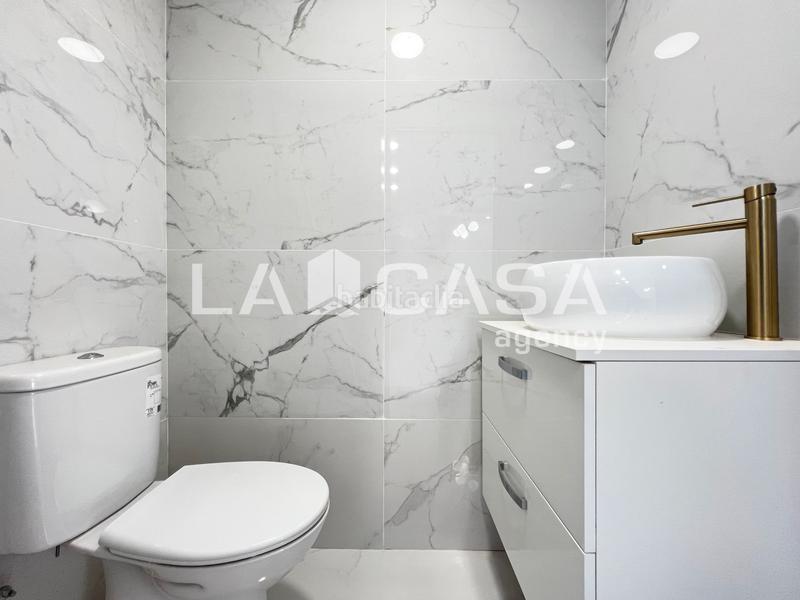 Foto 3095cf9a-03d3-4090-997e-3bf07075dab7. Casa adosada  en venta en carrer de richard strauss, Llefià en Badalona