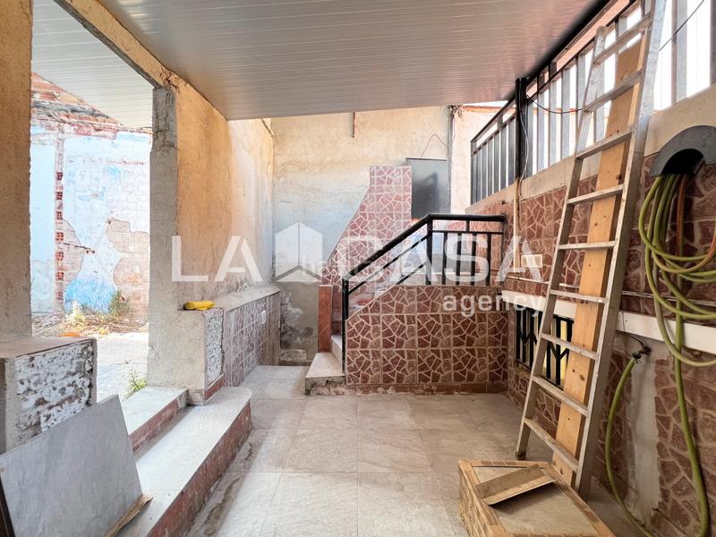 Foto 548e6315-604d-42fe-9751-3c5d80132081. Casa adosada  en venta en carrer de richard strauss, Llefià en Badalona