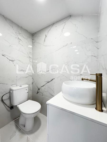 Foto 5beeb251-b598-490d-895e-64076b7210a3. Casa adosada  en venta en carrer de richard strauss, Llefià en Badalona