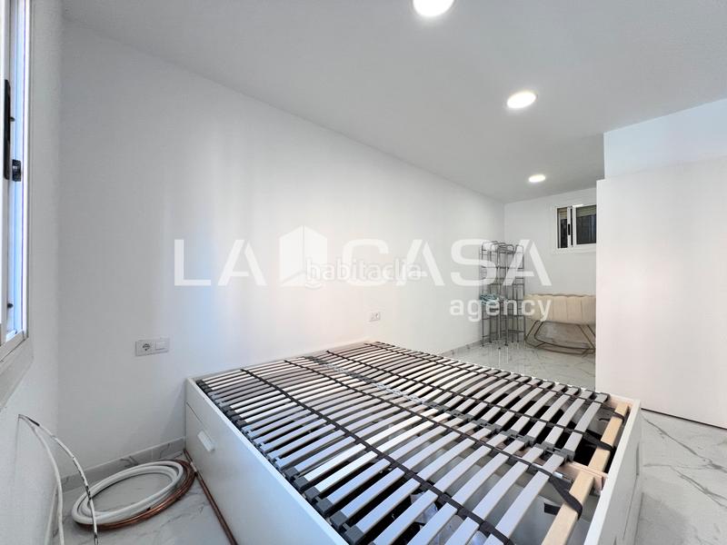 Foto 9db8886f-95fc-40ed-a0e1-42d3f3b2b220. Casa adosada  en venta en carrer de richard strauss, Llefià en Badalona