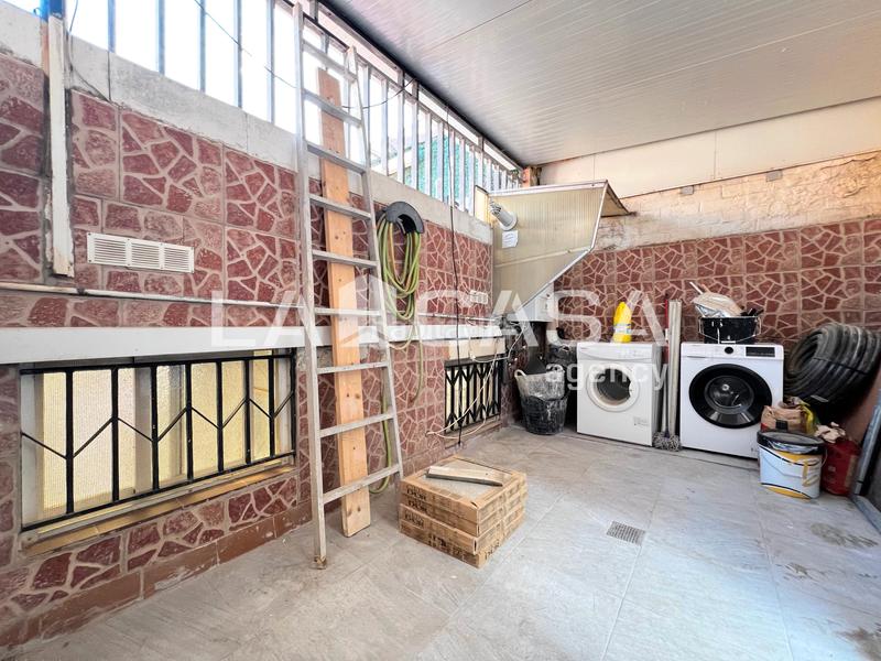 Foto a48da398-9358-44dd-8a82-2ff57c6f11fb. Casa adosada  en venta en carrer de richard strauss, Llefià en Badalona