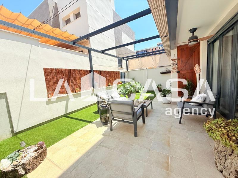 Foto f75a9938-5767-4776-b270-3f3ee04d0eb6. Casa pareada excelente chalet adosado en entrenucleos en Dos Hermanas