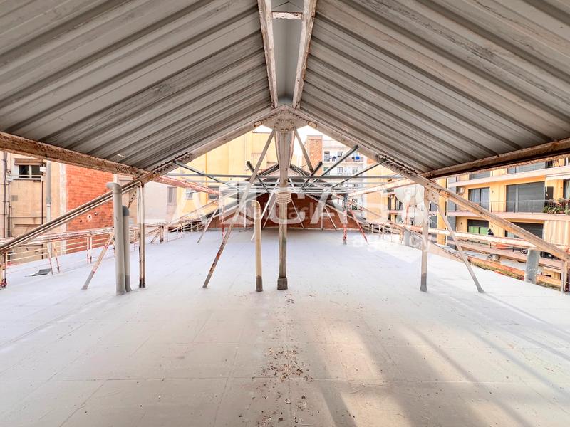 Foto 32729f96-1bd5-40ed-bb83-98f13195065a. Capannone industriale in Raval Barcelona