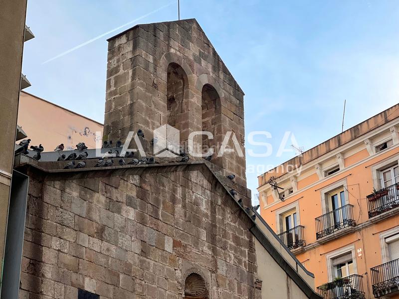 Foto dca8a9cf-6f96-4041-8378-88833e2ce525. Capannone industriale in Raval Barcelona