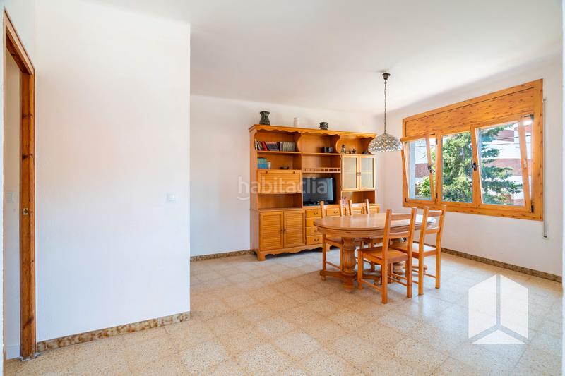 Foto 1c220c2b-5f63-465d-ba73-fbd78078f5ec. Casa amb aparcament piscina a Torrent Ballester Viladecans